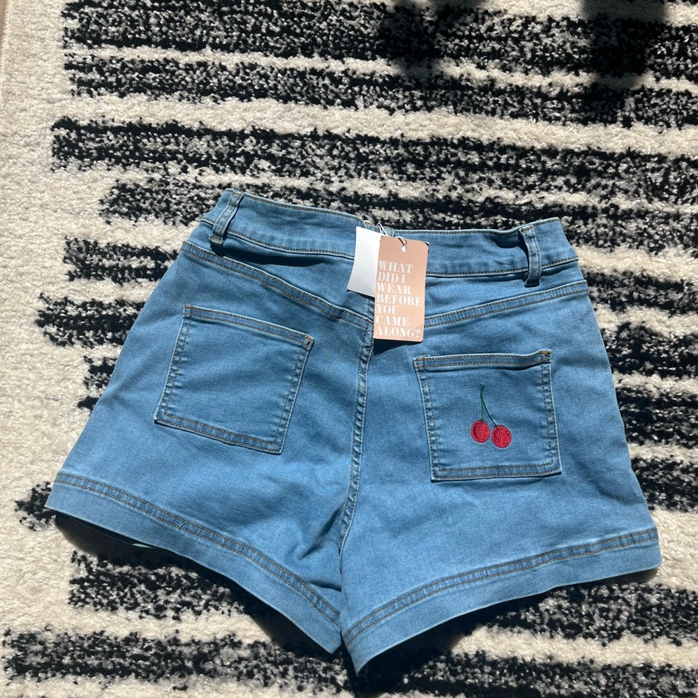 Tiger Mist Blue Jean Cherry Pocket Caleb Shorts